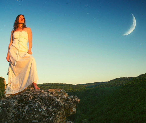 The Moon and The Divine Feminine Energy